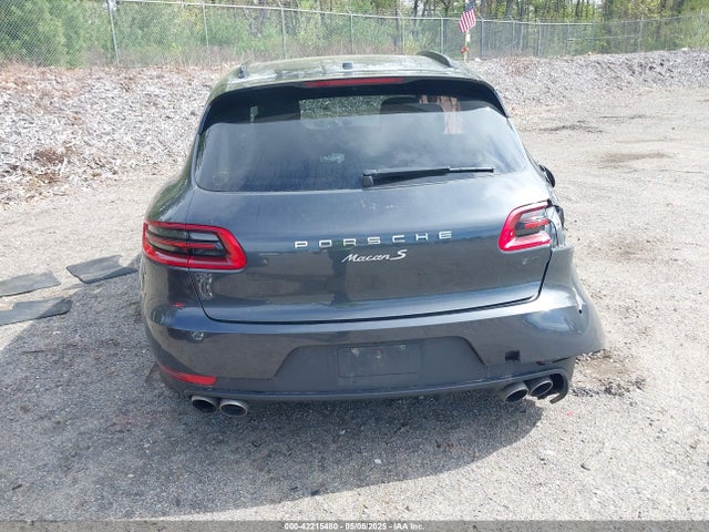 Porsche Macan 2018 WP1AB2A54JLB30852 Image 17