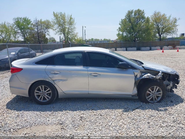 Hyundai SONATA SE 2017 5NPE24AF2HH520712 Image 13