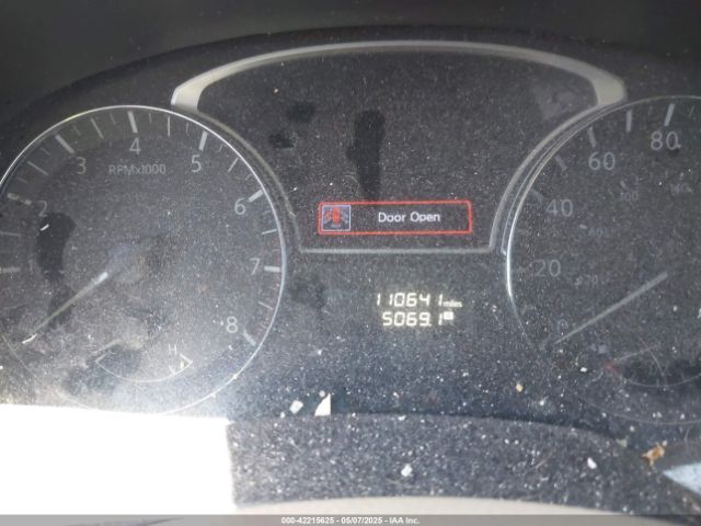 5N1AR2MN8EC725732 Nissan Pathfinder Sl