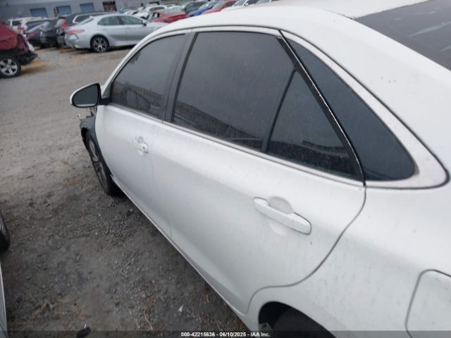 4T1BF1FK3GU180613 Toyota CAMRY SE