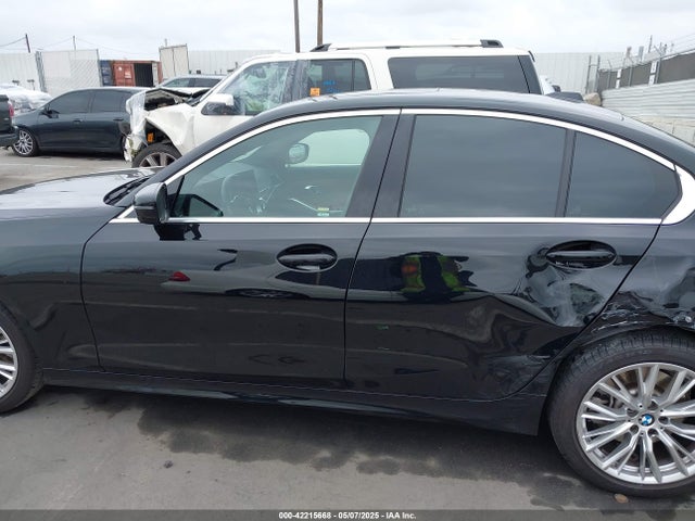BMW 3 Series 330i 2024 3MW69FF06R8E26656 Image 14