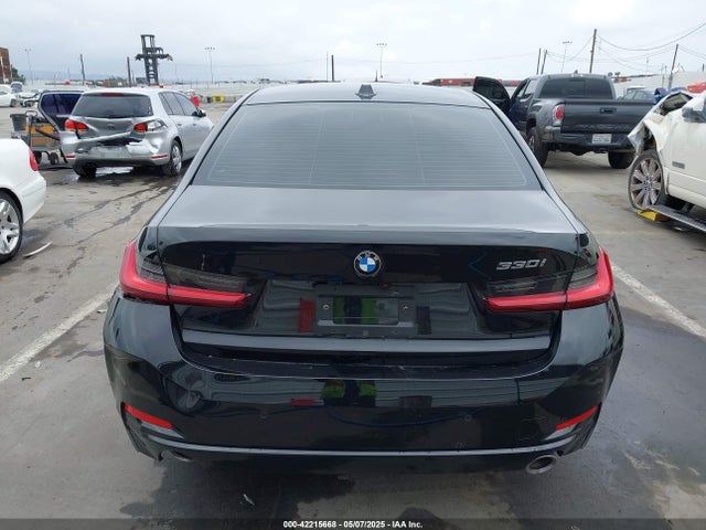 BMW 3 Series 330i 2024 3MW69FF06R8E26656 Image 16