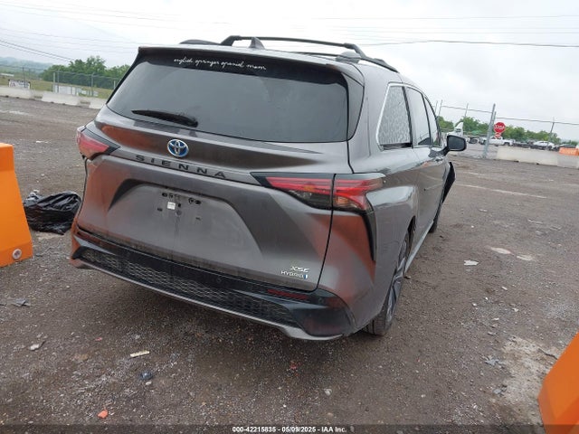 5TDDRKEC4MS017361 Toyota Sienna Xse