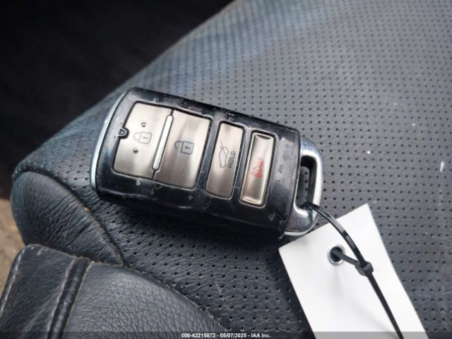 KNALC4J10H5068135 KIA Cadenza Premium
