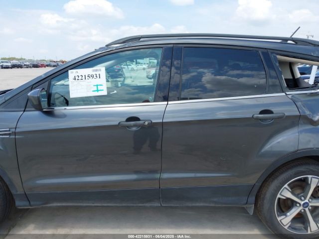 1FMCU0HD8JUB11281 Ford ESCAPE SEL