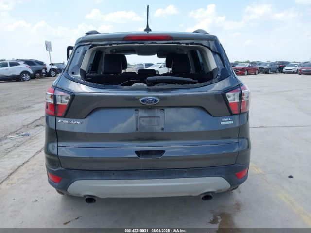 1FMCU0HD8JUB11281 Ford ESCAPE SEL