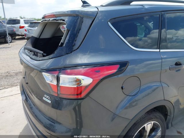 1FMCU0HD8JUB11281 Ford ESCAPE SEL