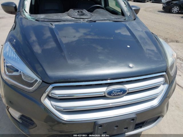 1FMCU0HD8JUB11281 Ford ESCAPE SEL