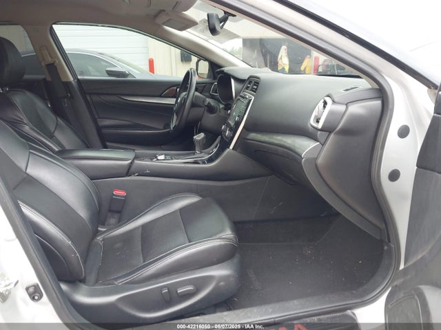 1N4AA6AP8JC379772 Nissan 2018
