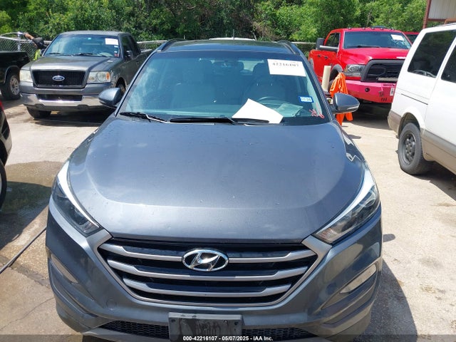 KM8J33A29HU559446 Hyundai Tucson Value