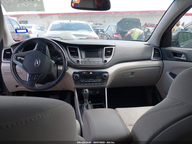 KM8J33A29HU559446 Hyundai Tucson Value
