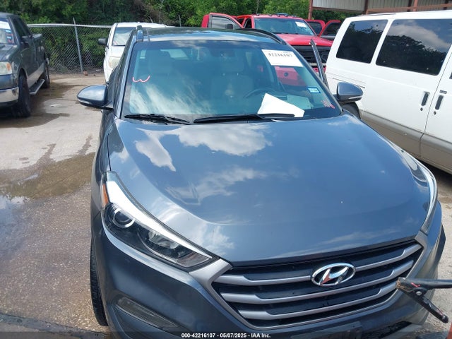 KM8J33A29HU559446 Hyundai Tucson Value