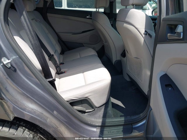 KM8J33A29HU559446 Hyundai Tucson Value