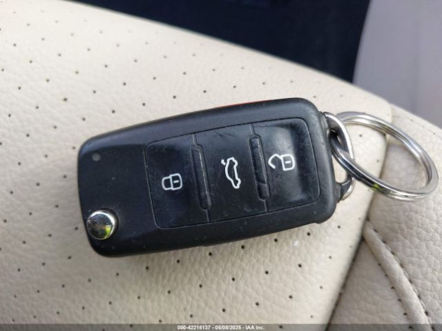WVGBV7AX1FW613504 Volkswagen TIGUAN SE