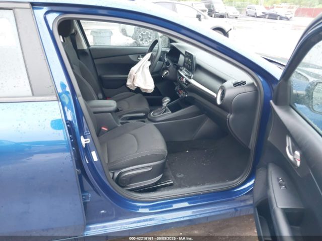 3KPF24AD8KE105862 KIA Forte Lxs