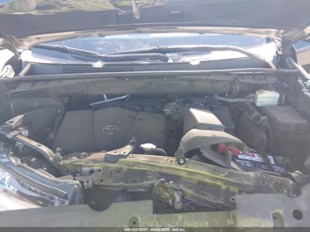5TDZZRFH3JS252287 Toyota Highlander Le
