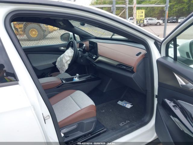 2023 VOLKSWAGEN ID.4 1V2CMPE81PC030446 Photo 4