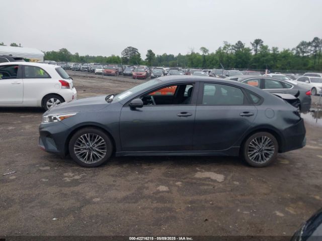 3KPF54AD9PE532899 KIA Forte Gt-line