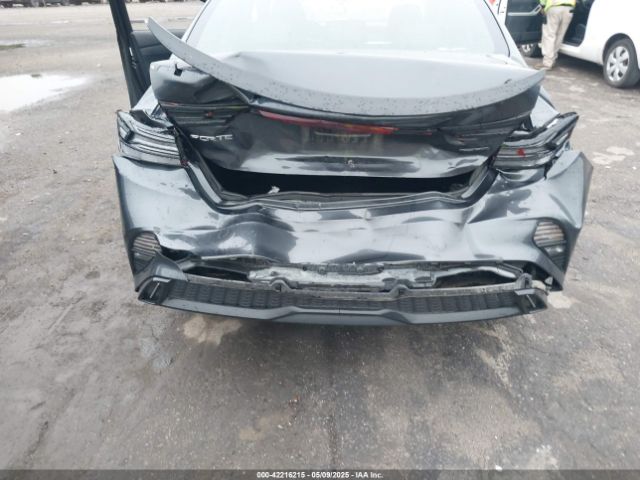 3KPF54AD9PE532899 KIA Forte Gt-line