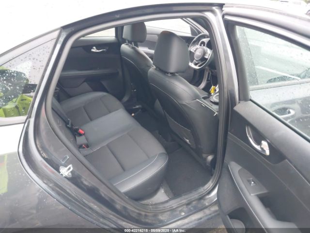 3KPF54AD9PE532899 KIA Forte Gt-line