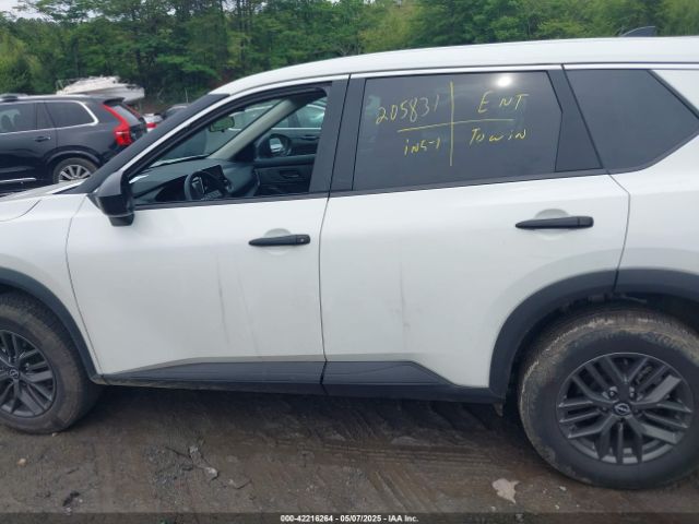 5N1BT3AA4RC681960 Nissan Rogue S Fwd