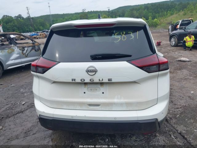 5N1BT3AA4RC681960 Nissan Rogue S Fwd