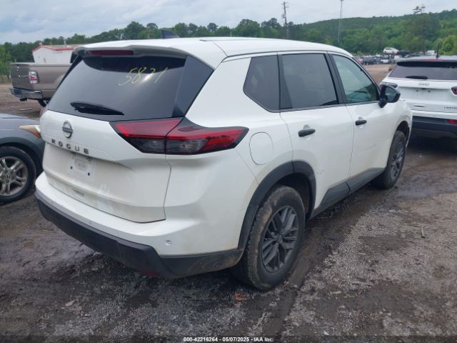 5N1BT3AA4RC681960 Nissan Rogue S Fwd