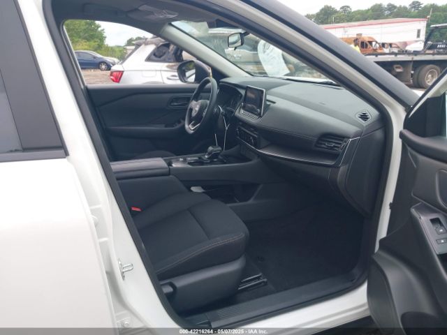 5N1BT3AA4RC681960 Nissan Rogue S Fwd