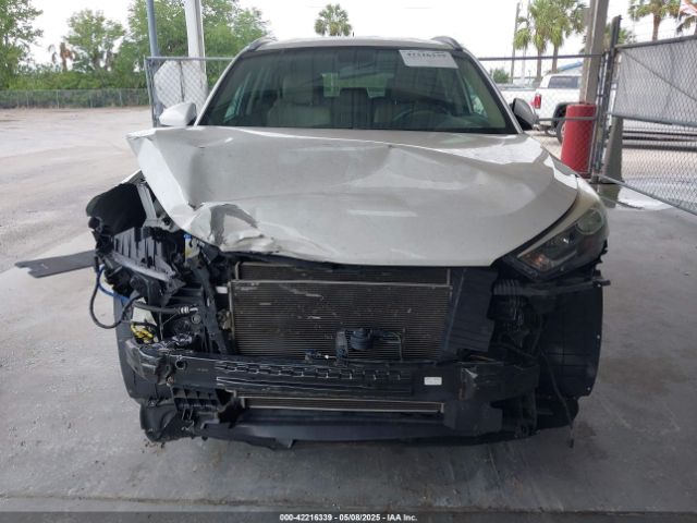 KM8J33A48GU192135 Hyundai TUCSON SE