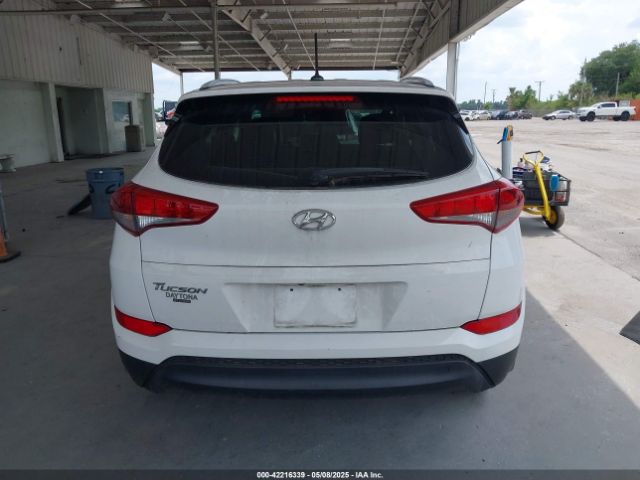 KM8J33A48GU192135 Hyundai TUCSON SE