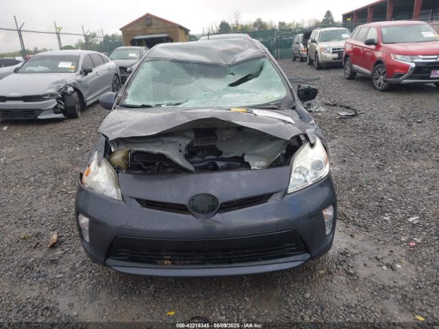 JTDKN3DU2F0439833 Toyota Prius Two