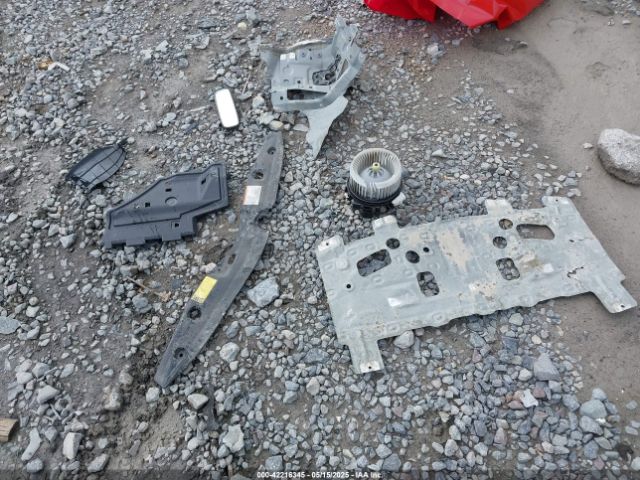 JTDKN3DU2F0439833 Toyota Prius Two