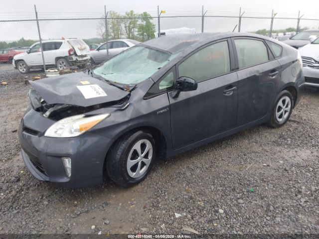 JTDKN3DU2F0439833 Toyota Prius Two