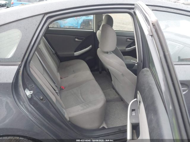 JTDKN3DU2F0439833 Toyota Prius Two