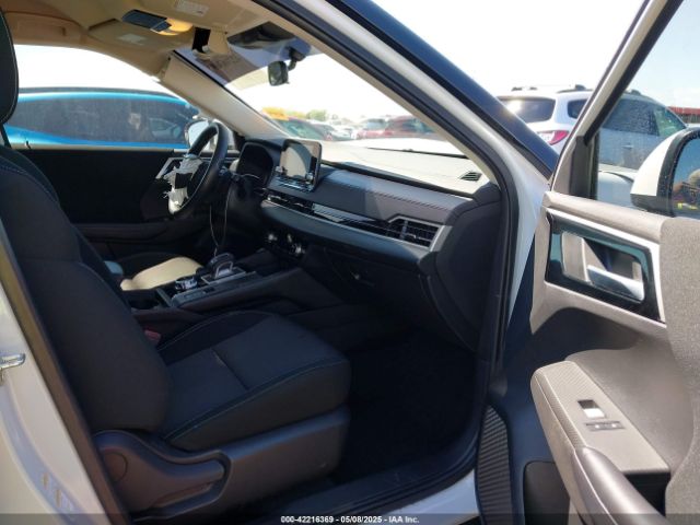 2023 MITSUBISHI OUTLANDER JA4J3TA89PZ021852 Photo 4
