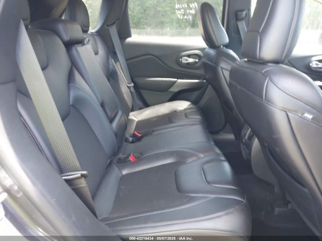 1C4PJMLXXKD471368 Jeep Cherokee Latitude Plus 4x4