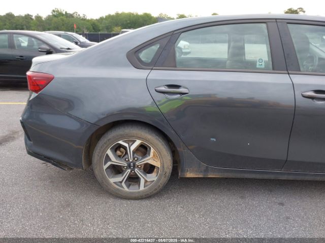 3KPF24AD1ME346570 KIA Forte Lxs