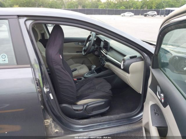 3KPF24AD1ME346570 KIA Forte Lxs