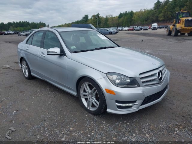 2013 MERCEDES-BENZ C 300 WDDGF8AB0DR256335