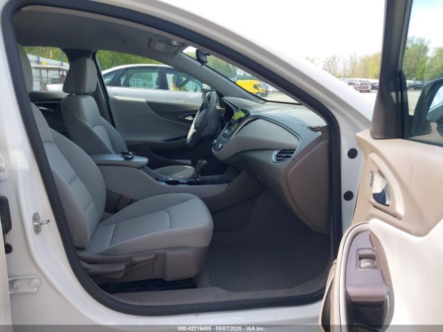 1G1ZC5ST0LF108521 Chevrolet Malibu Fwd 1fl