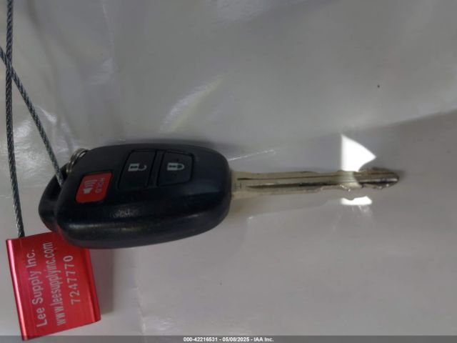 2T3ZFREV7FW175414 Toyota RAV4 LE