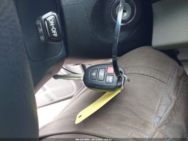 4T1BF1FKXHU767084 Toyota CAMRY LE