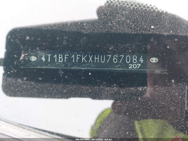 4T1BF1FKXHU767084 Toyota CAMRY LE