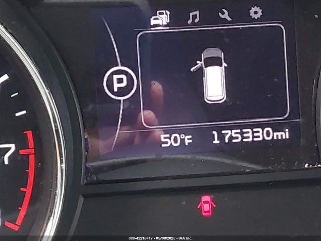 KNDMB5C13H6328499 KIA SEDONA LX