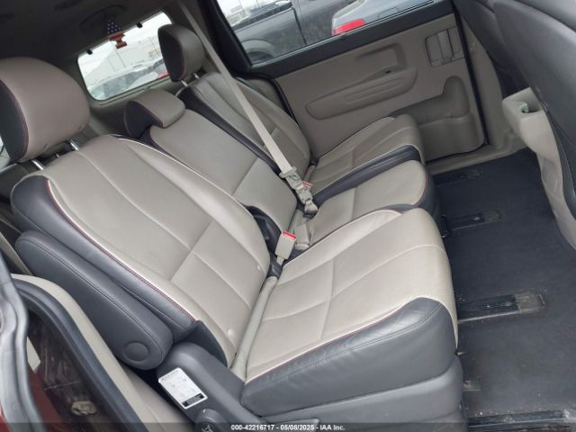 KNDMB5C13H6328499 KIA SEDONA LX