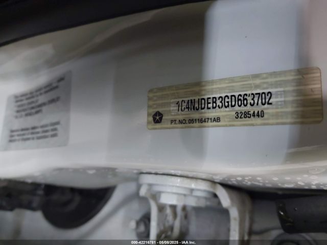 1C4NJDEB3GD663702 Jeep Compass High Altitude Edition