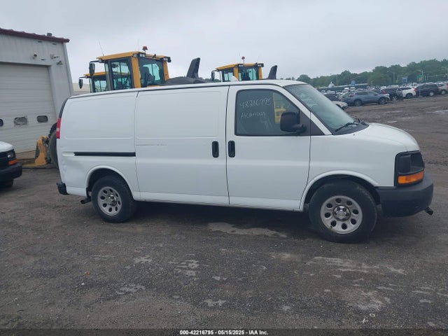 1GCSGAFX3E1163516 Chevrolet Express 1500 Work Van