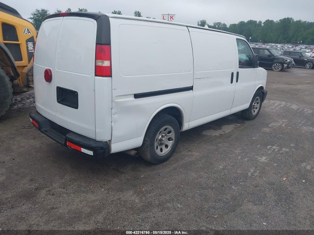 1GCSGAFX3E1163516 Chevrolet Express 1500 Work Van