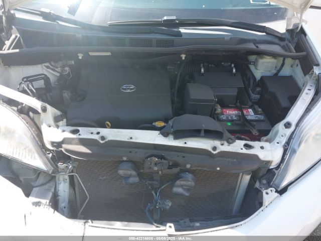 5TDKK3DC1FS599053 Toyota Sienna Le 8 Passenger