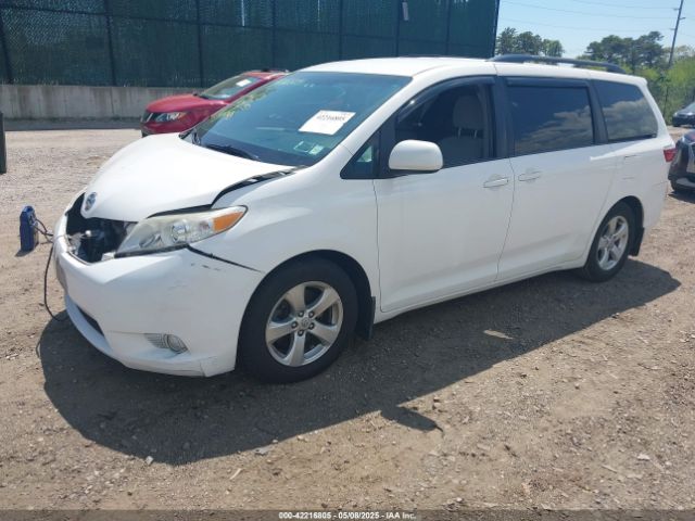 5TDKK3DC1FS599053 Toyota Sienna Le 8 Passenger